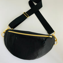 Lade das Bild in den Galerie-Viewer, CHRISSY BUMBAG