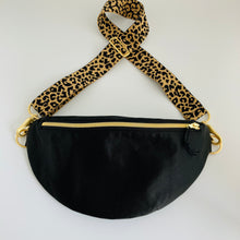 Lade das Bild in den Galerie-Viewer, CHRISSY BUMBAG