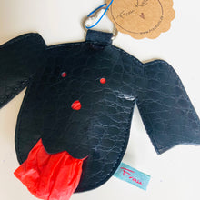 Lade das Bild in den Galerie-Viewer, Anhänger für die Hundetütchen