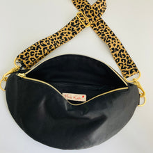 Lade das Bild in den Galerie-Viewer, CHRISSY BUMBAG