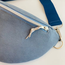 Lade das Bild in den Galerie-Viewer, FLORENTINE Bauchtasche - limitiert