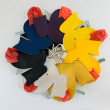 Lade das Bild in den Galerie-Viewer, Anhänger für die Hundetütchen