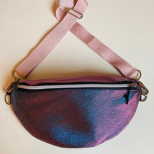 Lade das Bild in den Galerie-Viewer, STEPHI BUMBAG – Schimmernde Bauchtasche für Alltag & Freizeit