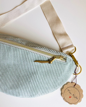 Lade das Bild in den Galerie-Viewer, ELISA Bauchtasche fester Cord Mintgrün handmade, Gurt Natur