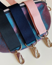 Lade das Bild in den Galerie-Viewer, STEPHI Bauchtasche schimmernder Stoff Blau-Pink handmade