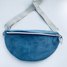 Lade das Bild in den Galerie-Viewer, KIRA BUMBAG - Cord