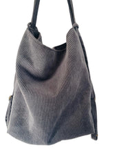 Lade das Bild in den Galerie-Viewer, Crossbody
