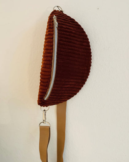 BASTI Bauchtasche – Breitcord Braun