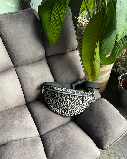 TRAUDL Bauchtasche – Leo Schwarz-Creme