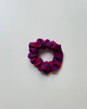 Lade das Bild in den Galerie-Viewer, MARIANNE Scrunchie - Pink-Blau
