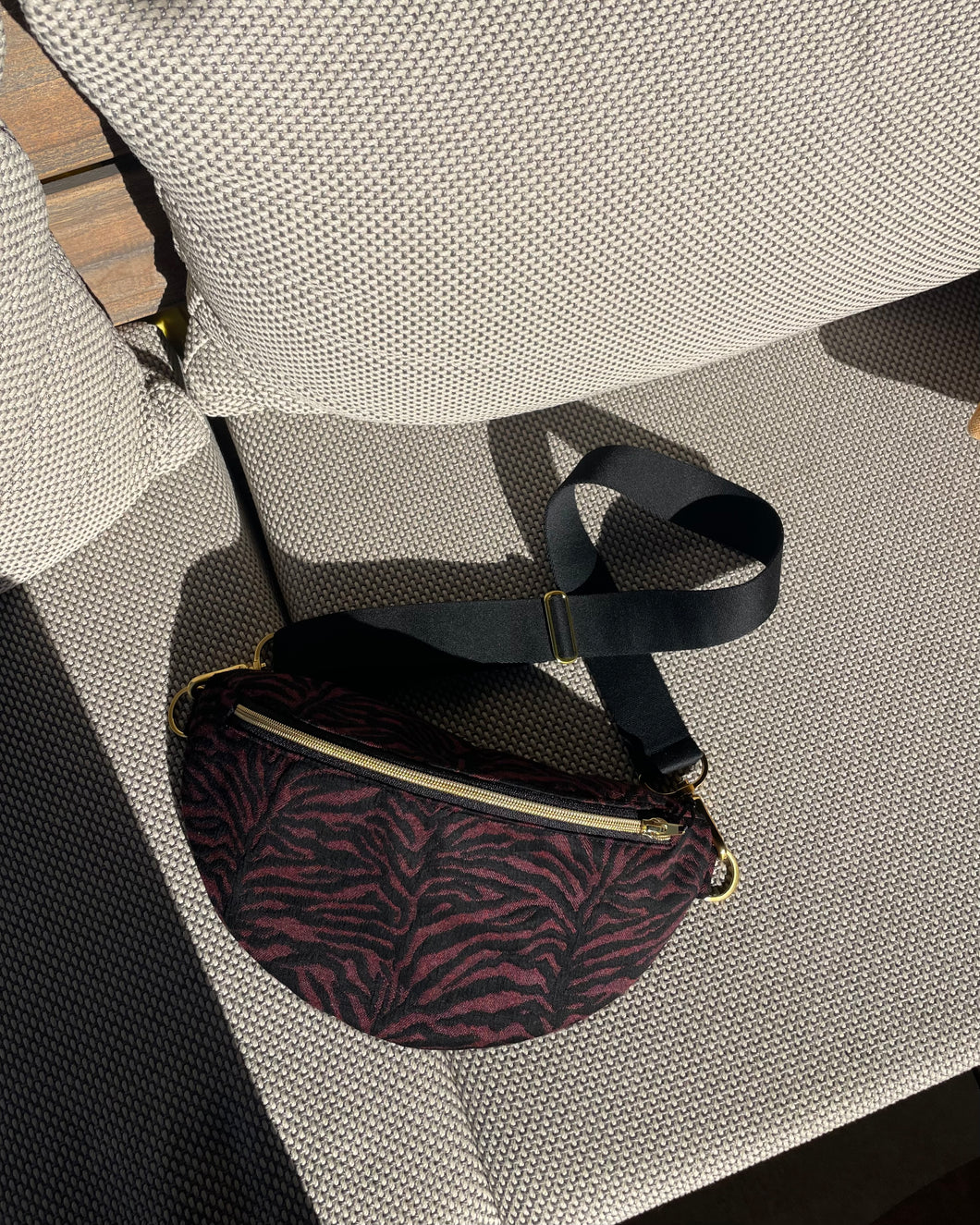 *NEU* AVA BUMBAG – Stylische Bauchtasche mit Animal-Print & Goldakzenten | limitiert