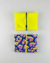 Lade das Bild in den Galerie-Viewer, Mini Geldbeutel Neon Leomuster

