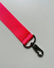 Lade das Bild in den Galerie-Viewer, Neon Pink verstellbarer Taschengurt für Bauchtasche 38mm breit
