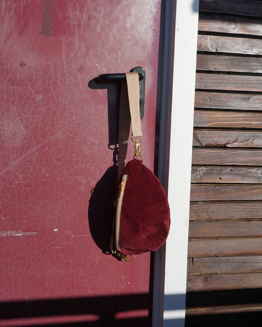 ANNETTE Bauchtasche Feincord Bordeaux, limitierte Edition, Gurt Beige