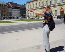 Lade das Bild in den Galerie-Viewer, SYLVIE 3-in-1 Rucksacktasche schwarz mit 3D-Rautenmuster Quilted-Optik
