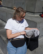 Lade das Bild in den Galerie-Viewer, BIBI Bauchtasche Shopper schwarz
