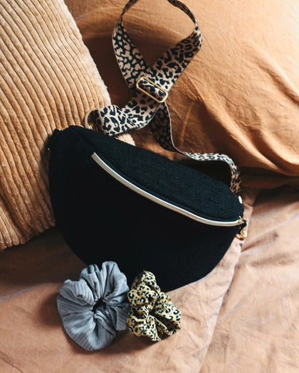 BÄRBEL Bauchtasche – Bouclé Schwarz