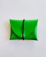 Lade das Bild in den Galerie-Viewer, MiniGeldbeutel, Grasgrün, Minimalistisch, Gummiband Schwarz
