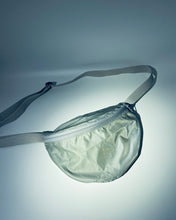 Lade das Bild in den Galerie-Viewer, *NEU* Schimmer Bumbag, MINI
